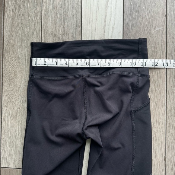 Lululemon Leggings Anew Crop 19” inseam | Size: 2 | Excellent Condition - Picture 3 of 6